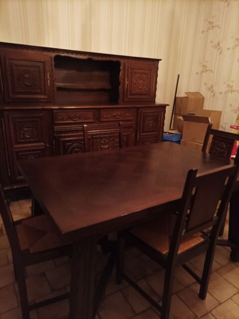 Donne salle  manger : vaisselier, table + 4 chaises 0 Moulins (03)