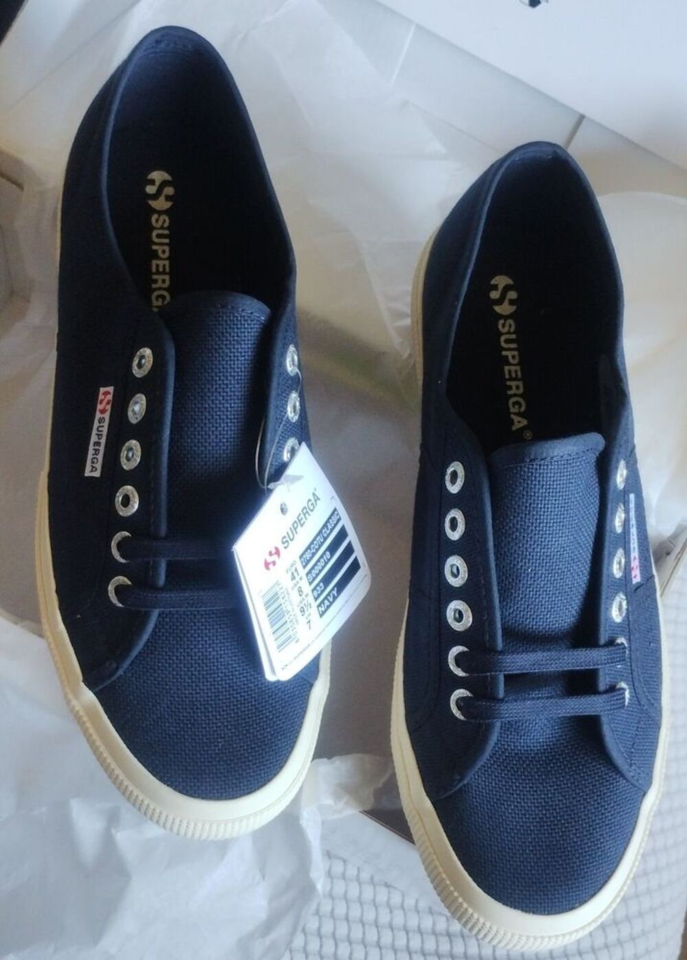 des Superga 2750 bleu marine, taille 41. Neuves, Chaussures