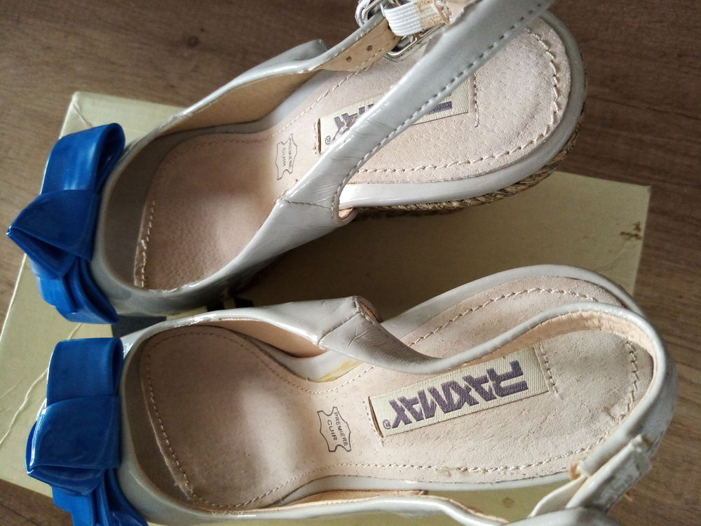 Chaussures compenser bleu deux en cuir Chaussures