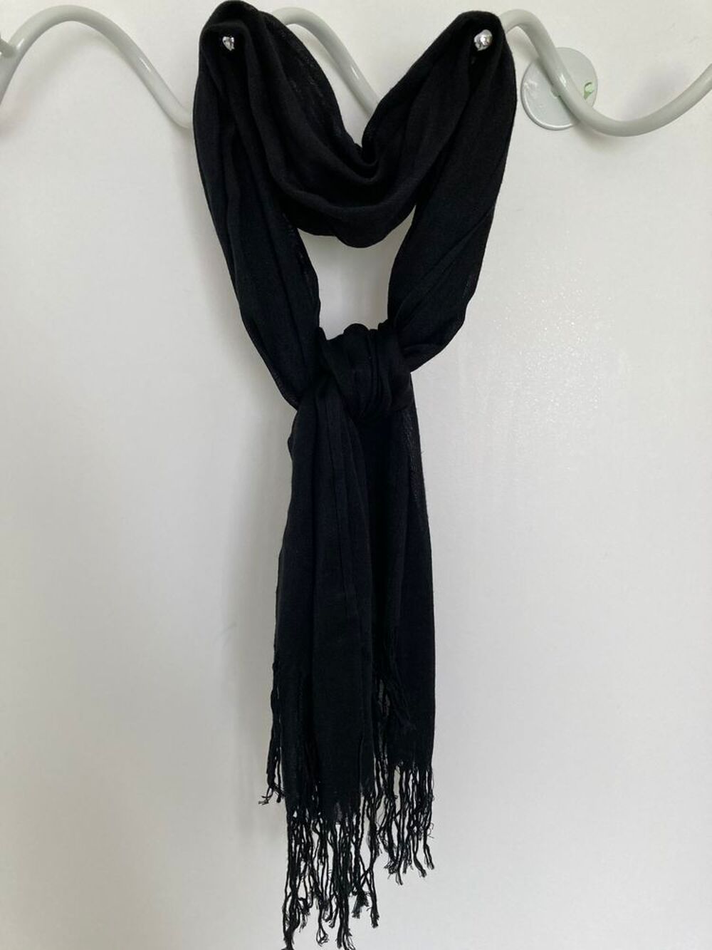 Echarpe noire &agrave; franges Vêtements