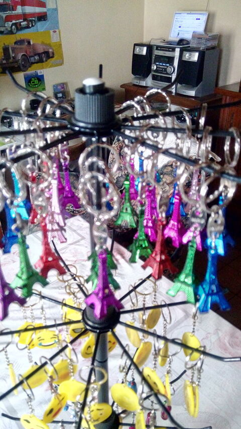 support porte cl�s neuf avec 101 portes cl�s neuf 50 Tilques (62)