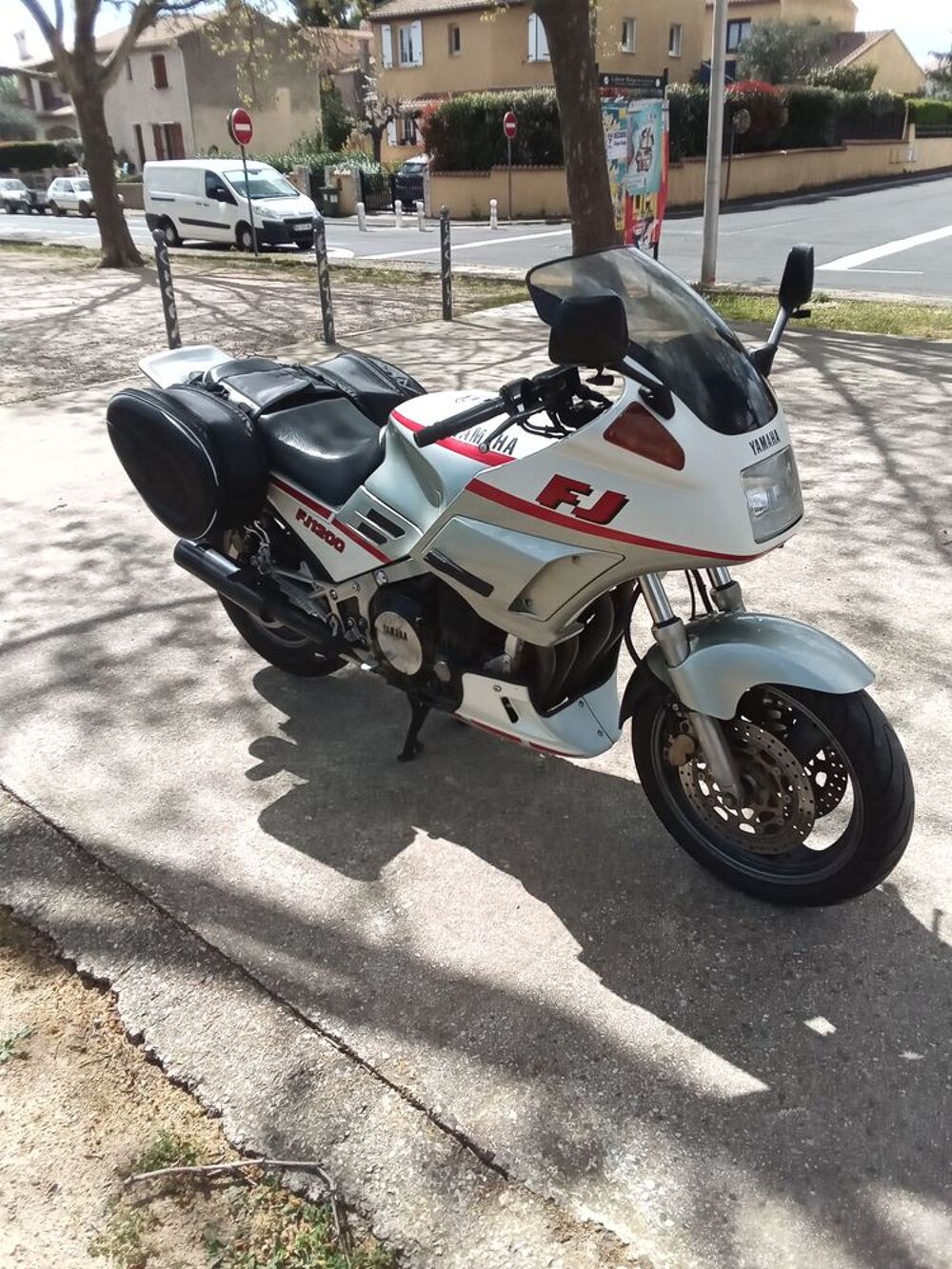 YAMAHA 1989 occasion 34500 B&eacute;ziers