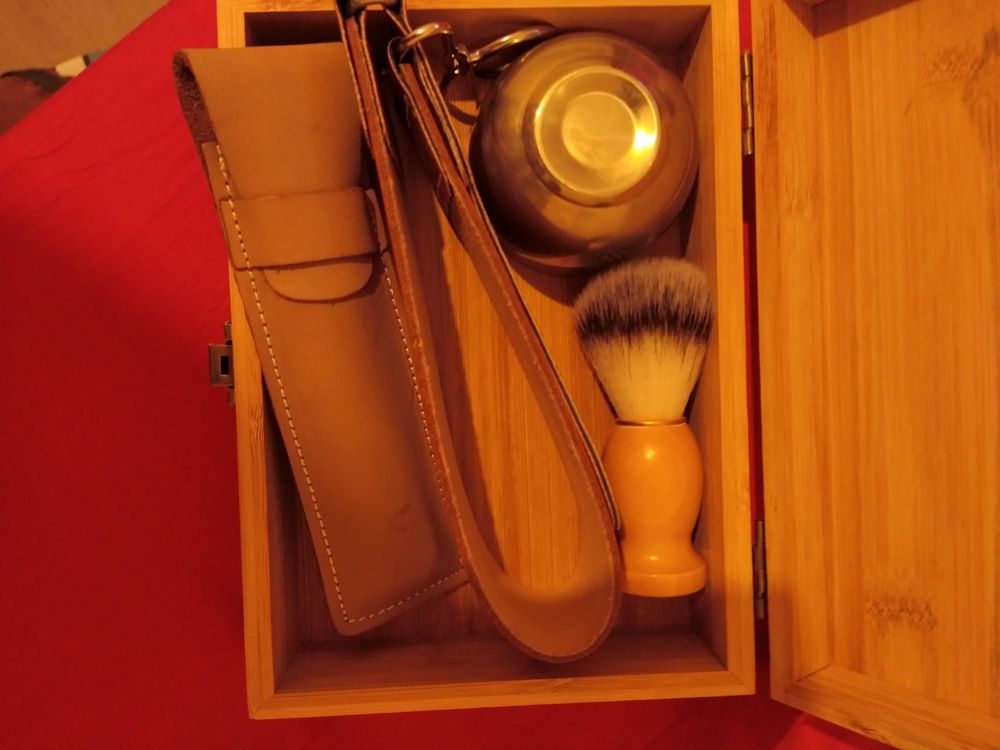 coupe choux, blaireau et ensemble de rasage Meubles