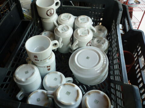 Tasse � caf� Pillivuyt/Finectar/Ristreto Campanini
1 Castres (81)