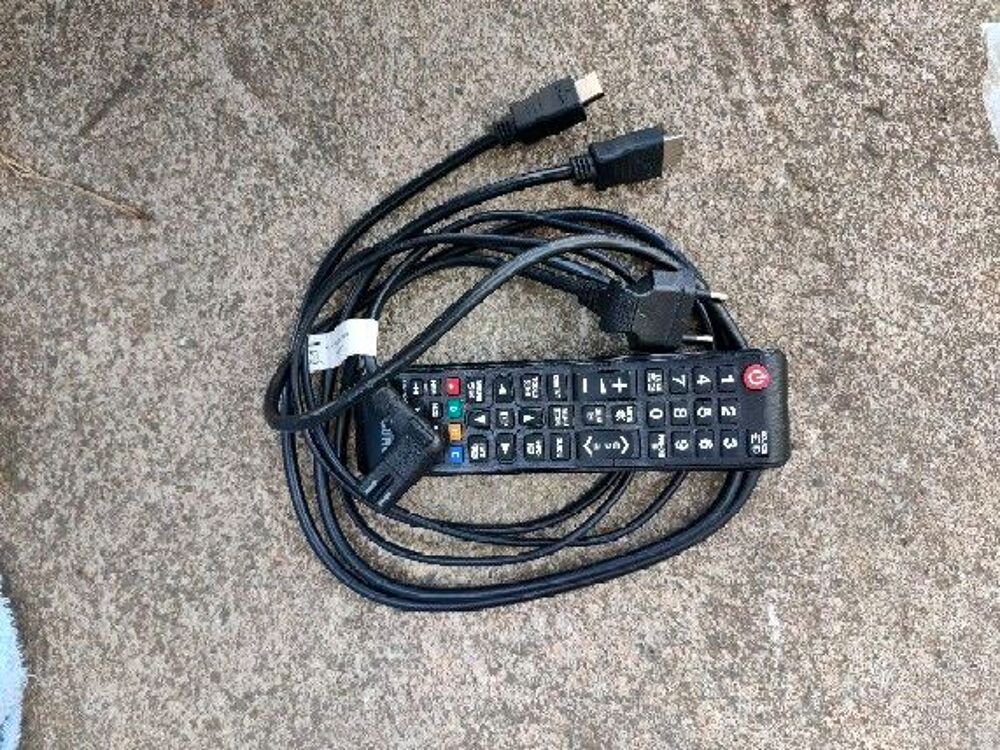 T&eacute;l&eacute;vision Samsung LED 32 pouces Tr&egrave;s bon &eacute;tat Photos/Video/TV