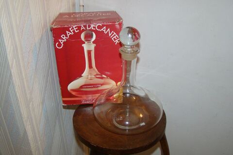 Carafe � d�canter le vin en verre souffl� (1 litre) 20 Gargenville (78)