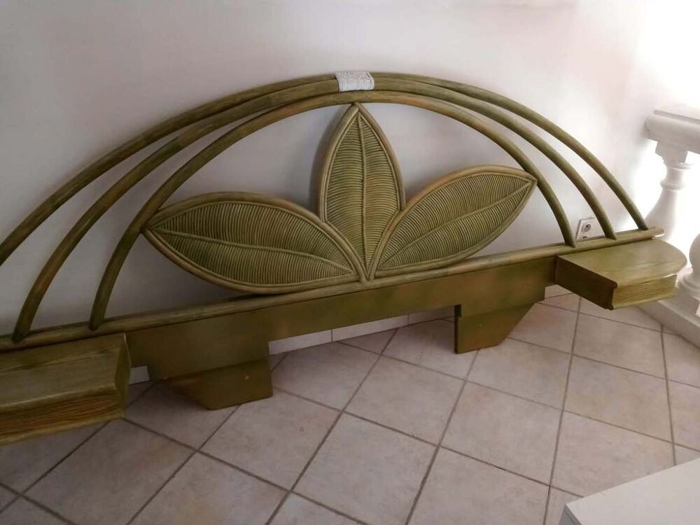 T&ecirc;te de lit bois motif feuille avec tablettes Décoration