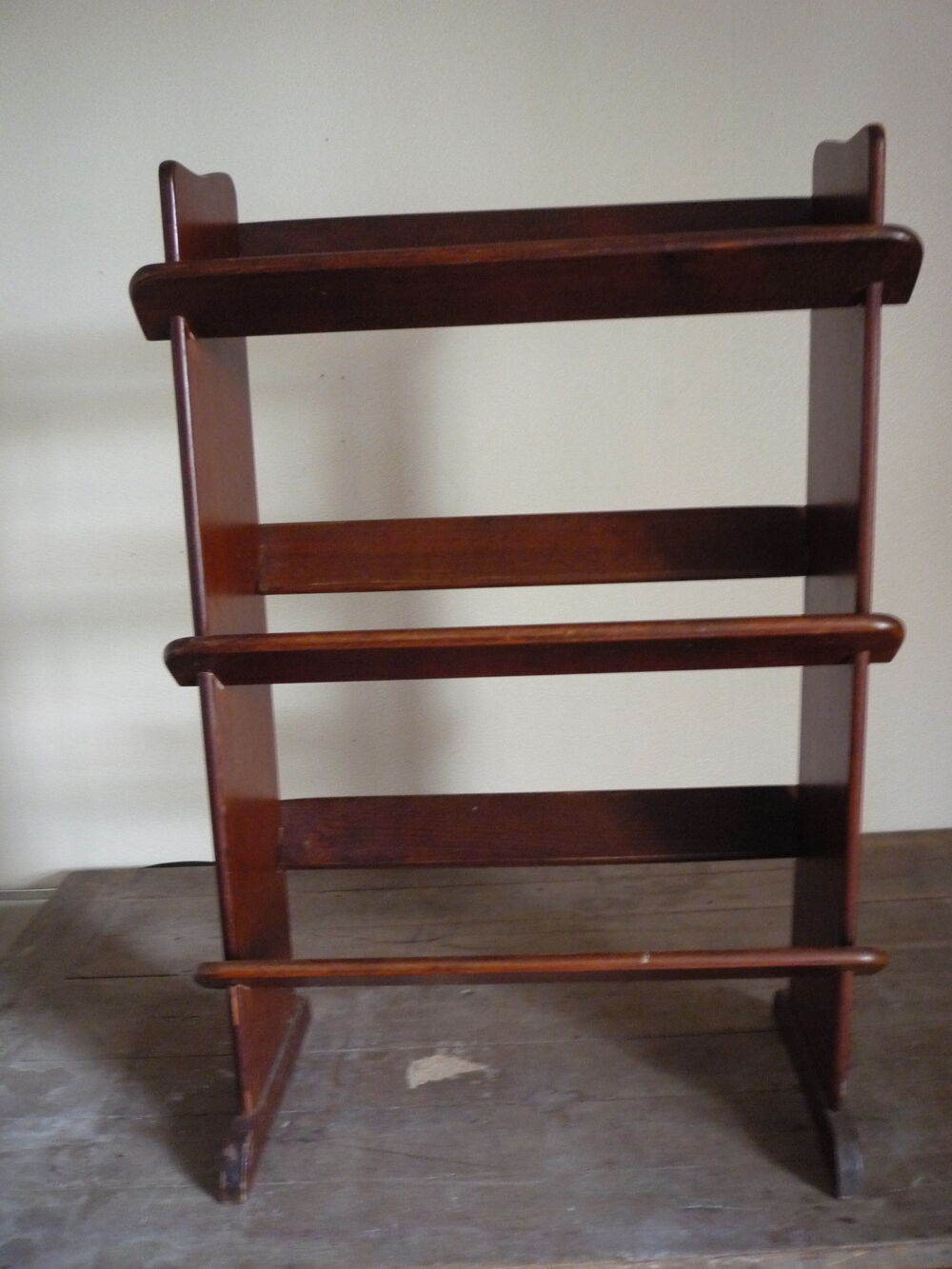 Meuble &agrave; chaussure bois/vintage
Meubles