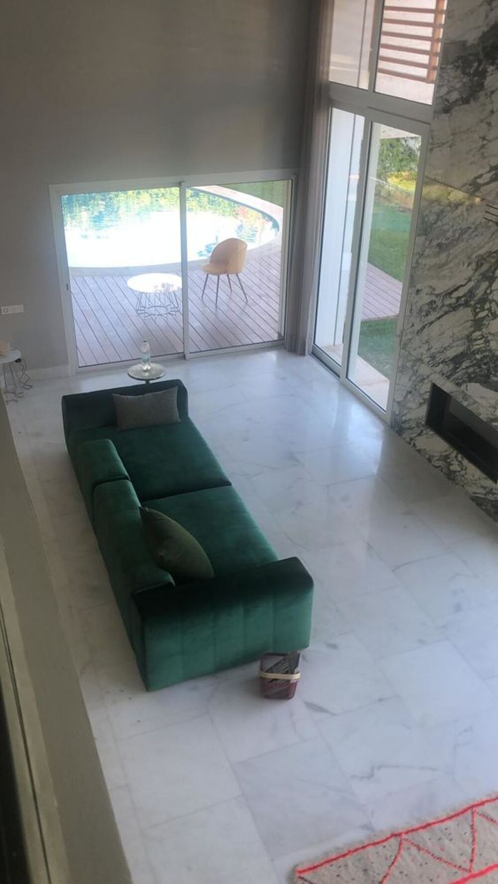 ? Canap&eacute; velours &eacute;meraude ? design italien
Une vraie pi&egrave;ce Meubles