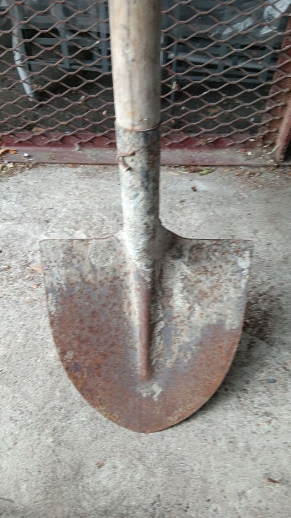 Pelle ma&ccedil;on ciment Bricolage