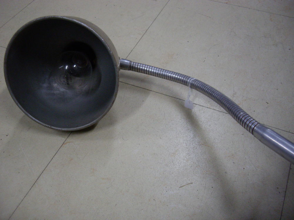 Lampe m&eacute;tallique articul&eacute;e originale Décoration