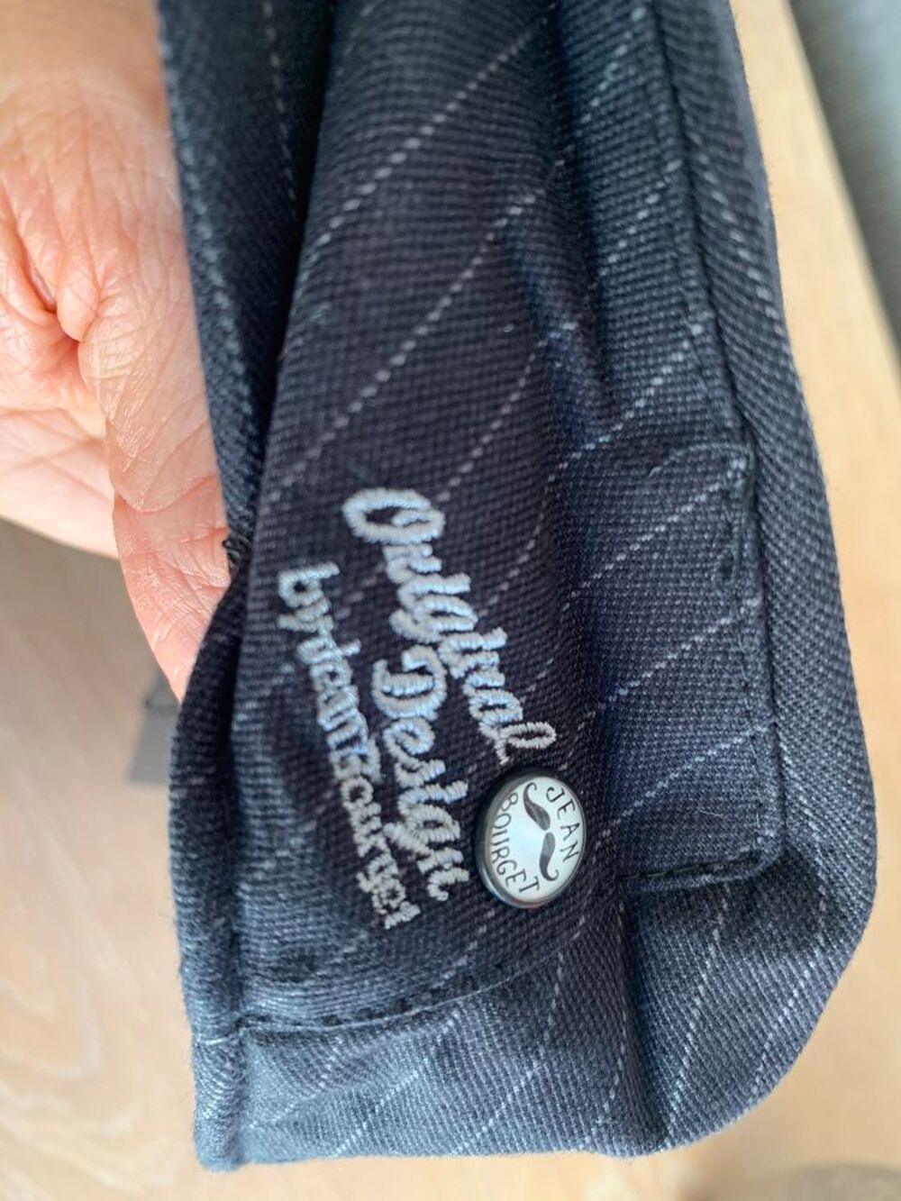 Casquette Jean Bourget 
taille 49 cm
Neuve avec &eacute;tiquette Vêtements enfants