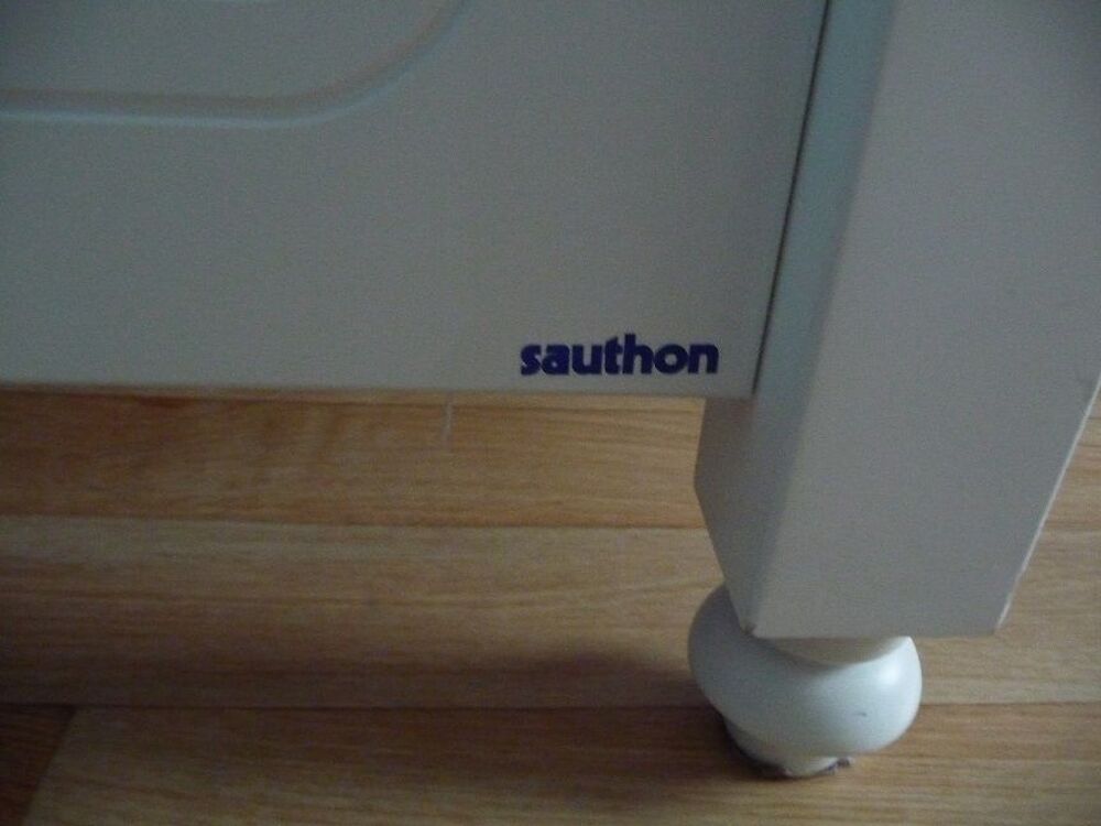 Lit 90 x 190 blanc marque SAUTHON &amp; sommier lattes r&eacute;glables Meubles