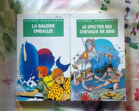 2 Alfred HITCHCOCK Bibliothèque Verte Souple  2 Bubry (56)