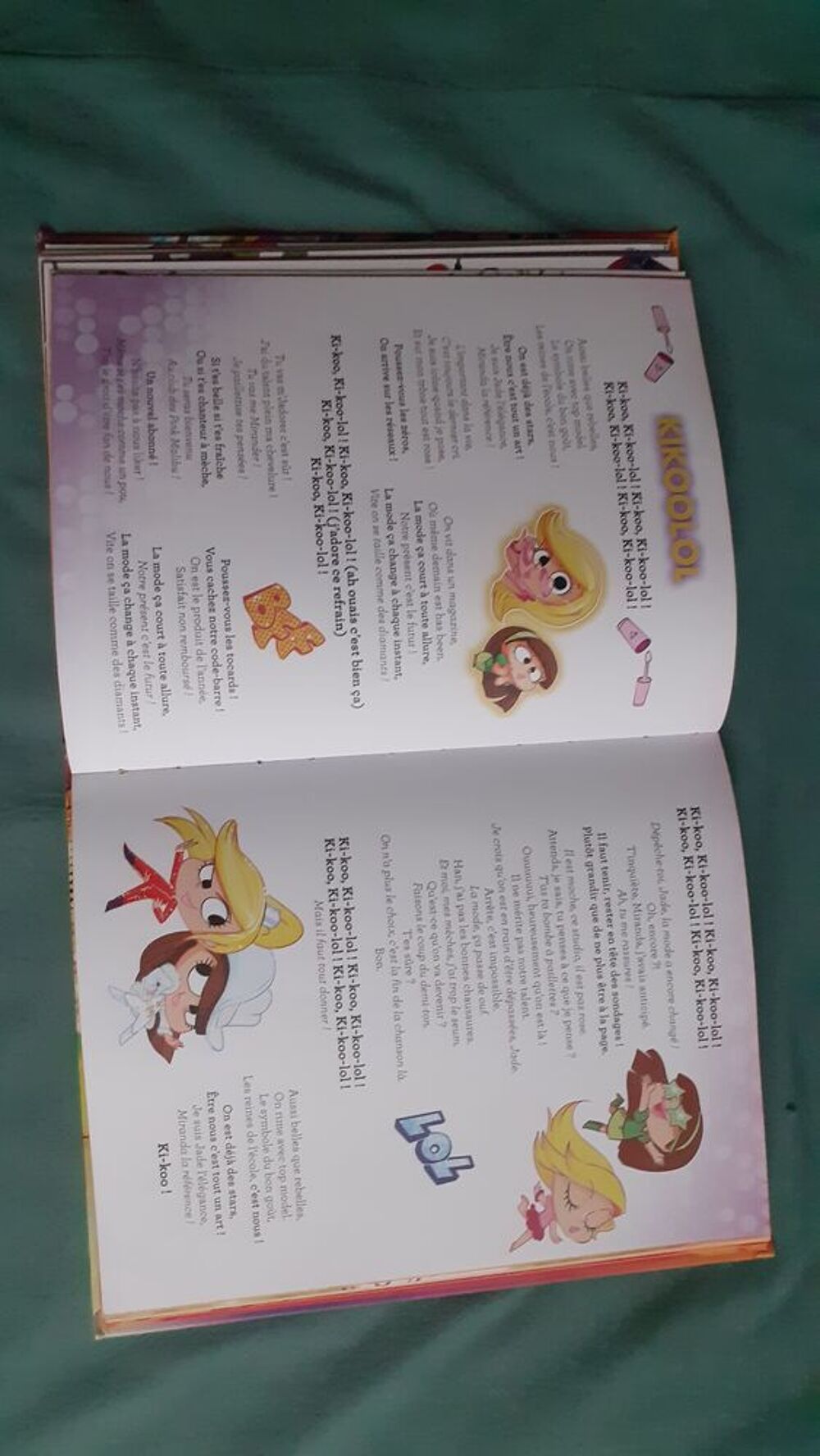 Mortelle Ad&egrave;le show bizarre + CD Livres et BD