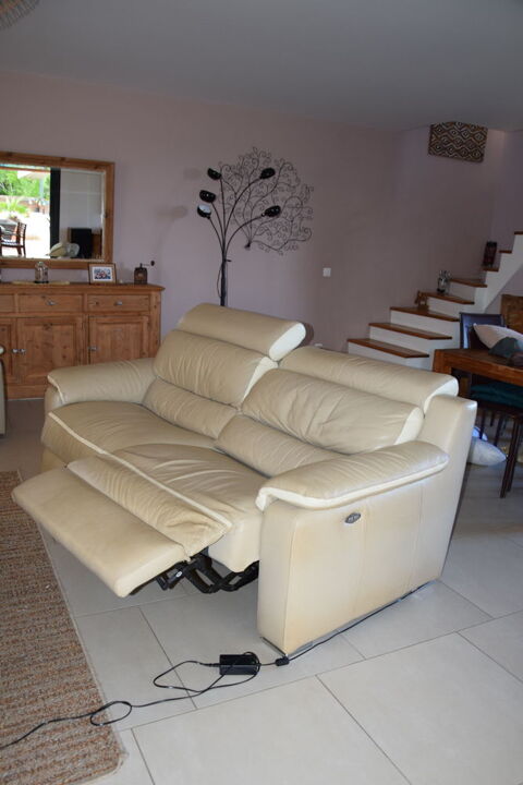 2 canap�s en cuir 1300 L' �tang-Sal� (97)