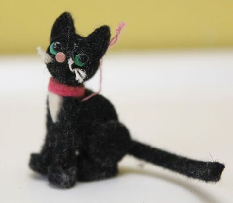 Chat ancien miniature en feutrine 10 Issy-les-Moulineaux (92)