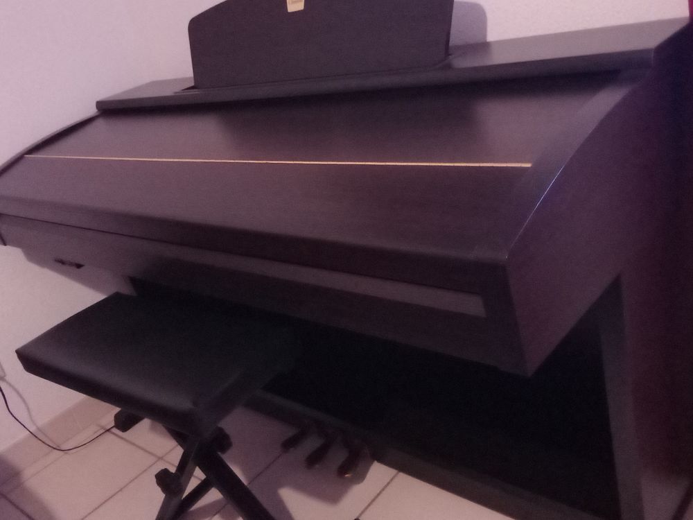 Piano Yamaha CVP303 Instruments de musique