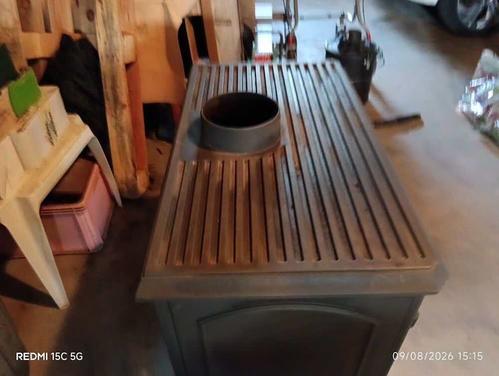 Po&ecirc;le &agrave; bois Bricolage