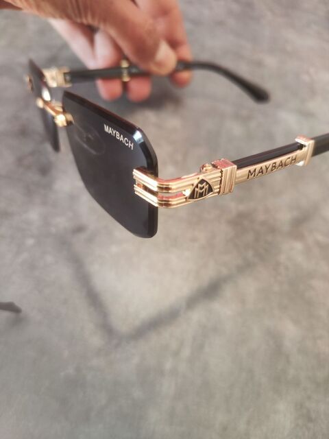 Lunette de soleil Maybach neuve. 65 Nantes (44)