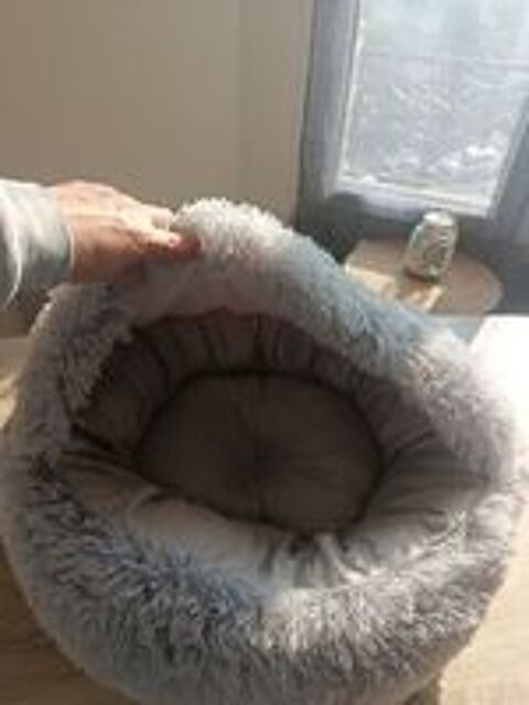   coussin pour chats tout neuf 