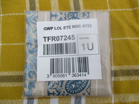 Foulard 45 x 44 cm - Neuf 3 La Fert�-Alais (91)