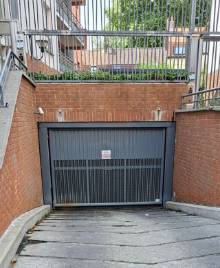  Parking / Garage � louer 12 m� Lille