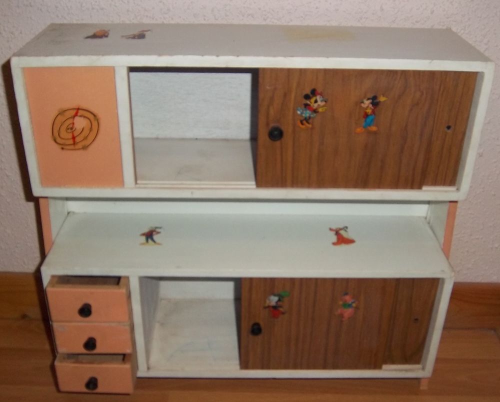 Ancien Buffet de cuisine poup&eacute;e 