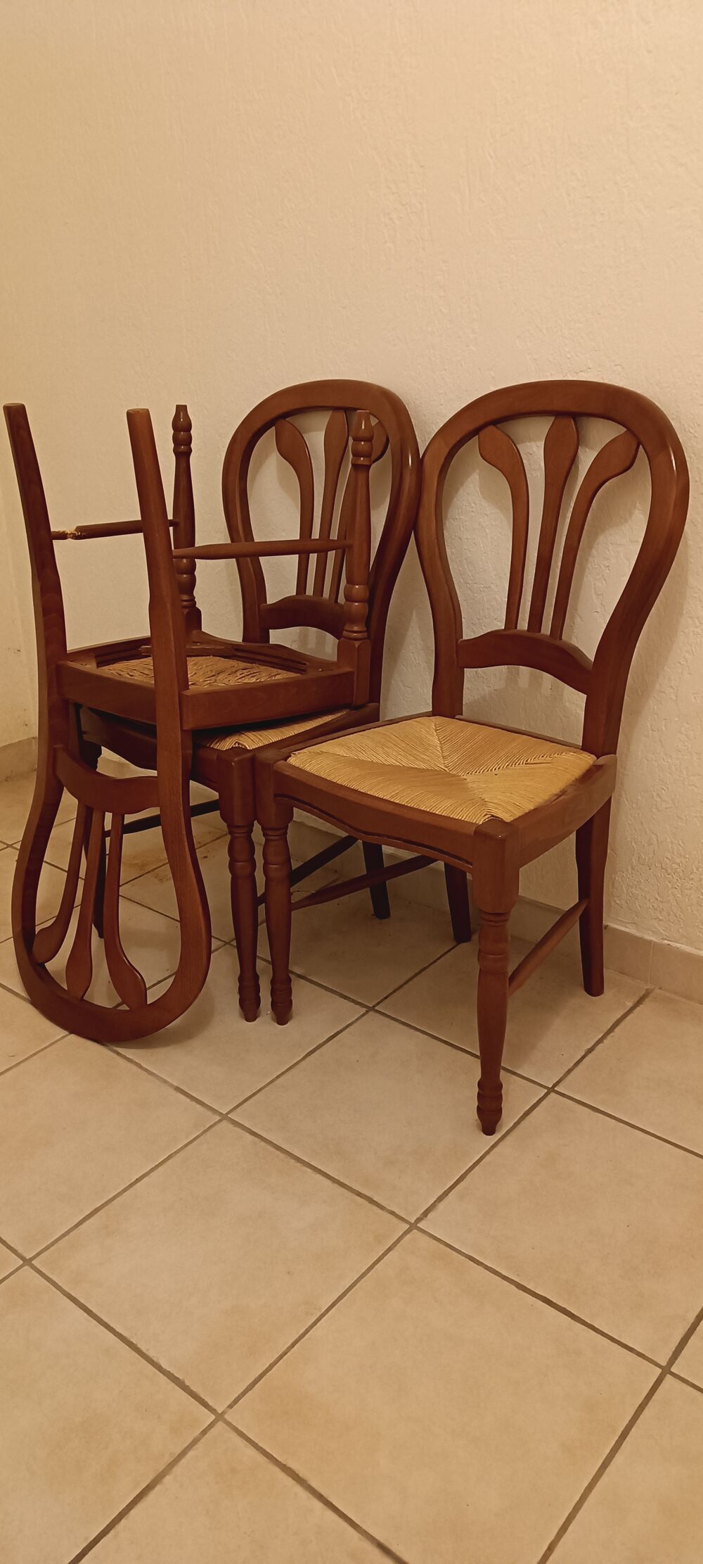 4 chaises paill&eacute;es en merisier massif Meubles