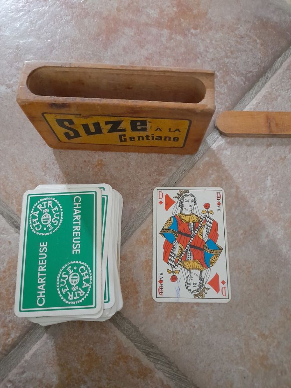 &eacute;tui ancien en bois avec cartes CHARTREUSE Jeux / jouets