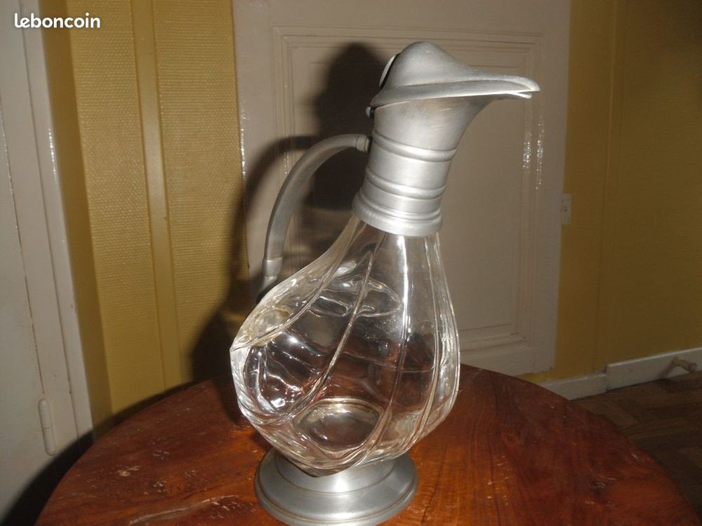 Carafe &agrave; vin &agrave; d&eacute;canter en Christal NF Etain. Etat Neuf
Décoration
