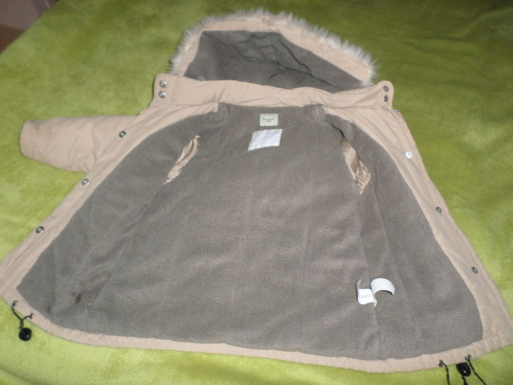 Vetements fille 4-5 ans, 
Etat neuf
Vêtements enfants