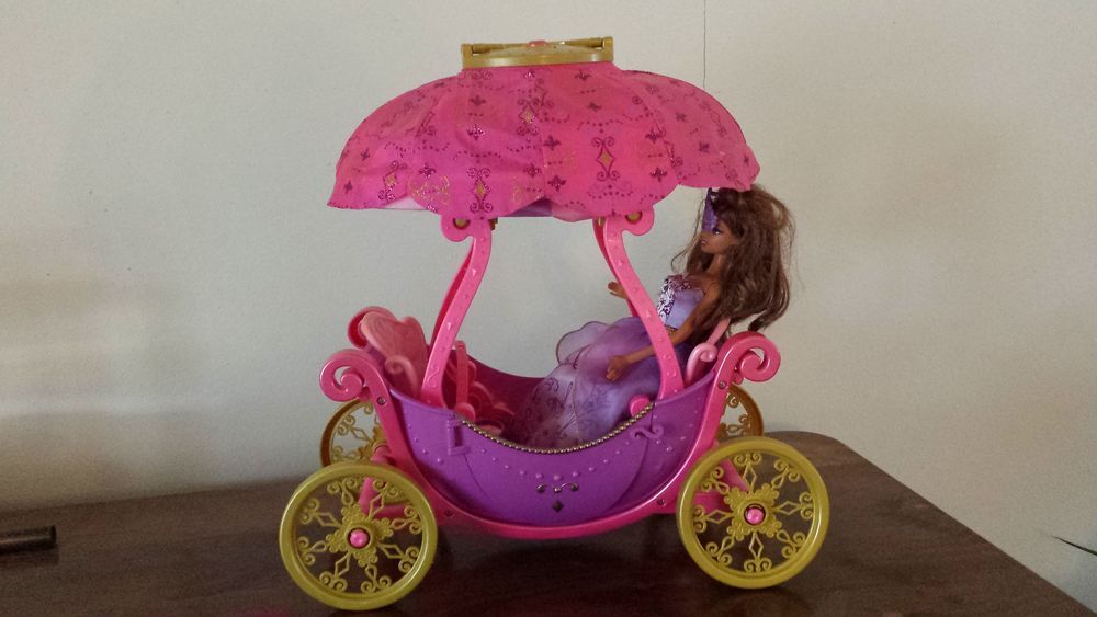 barbie et son carrosse montgolfiere Jeux / jouets