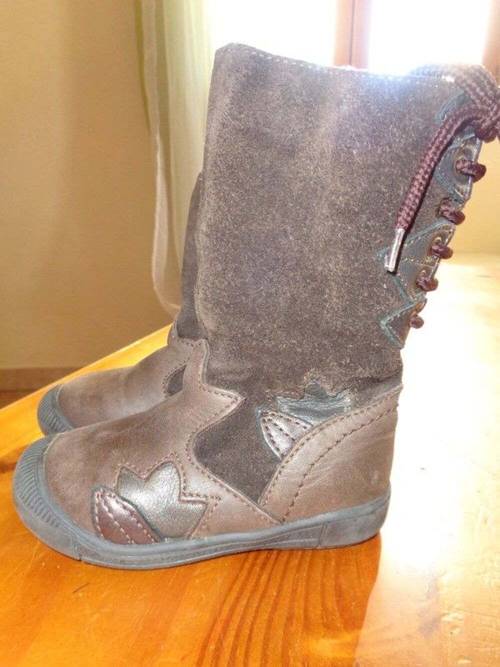 Bottes cuir marron pointure 21 en tbe &agrave; 8 euros Chaussures