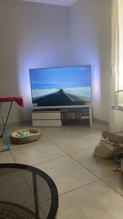 tv Philips AMBILGHT  4 k LED 139?cm   très belle image 398 Nimes (30)