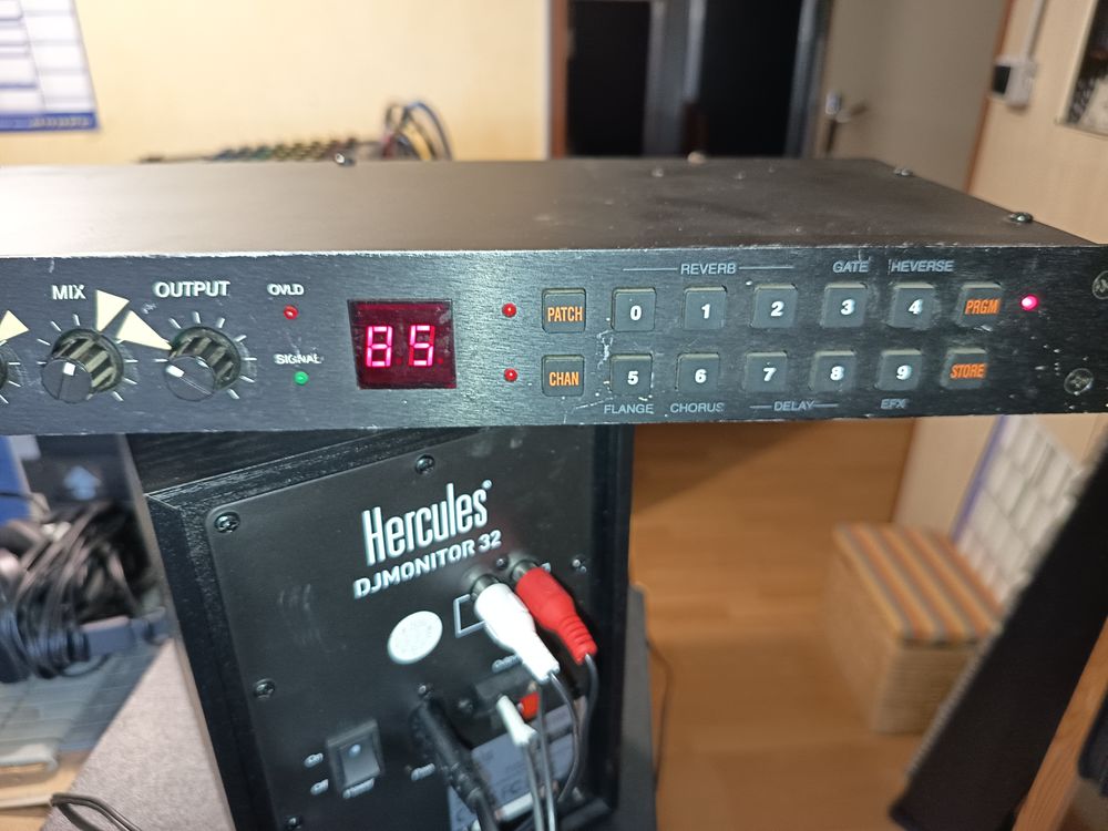 Midiverb2 Alesis Instruments de musique