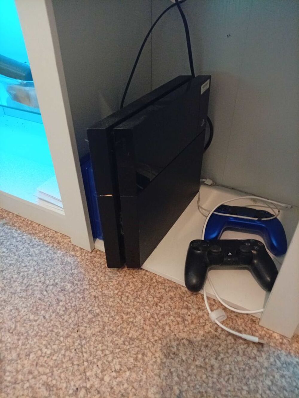 PlayStation 4 tbe 1to Consoles et jeux vidéos