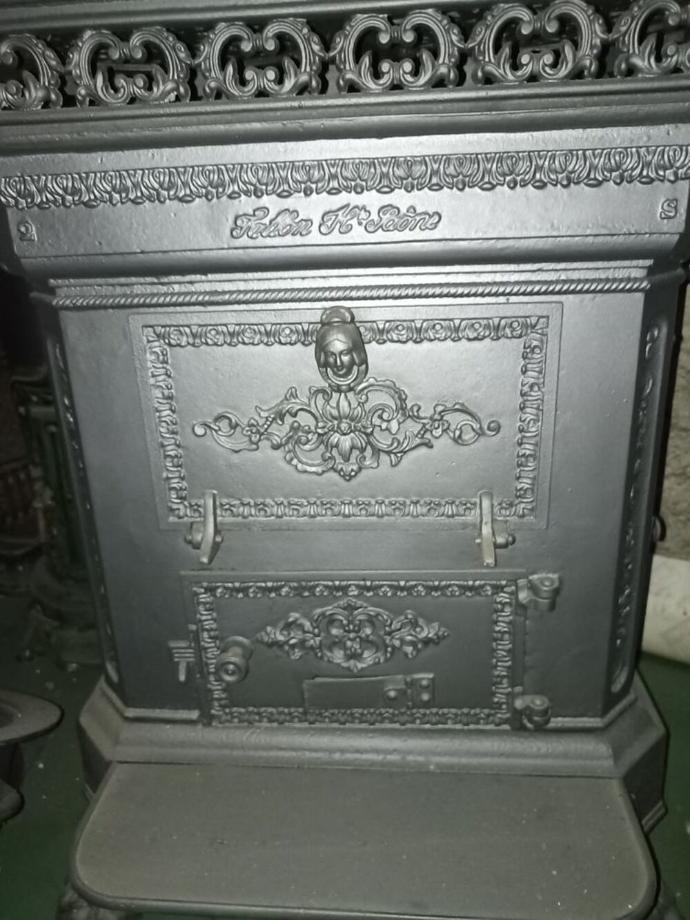 Ancien po&ecirc;le &agrave; bois 