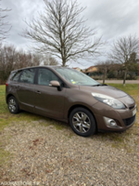 Grand Sc&eacute;nic III dCi 110 FAP eco2 Authentique Euro 5 7 pl 2011 2011 occasion 13420 G&eacute;menos