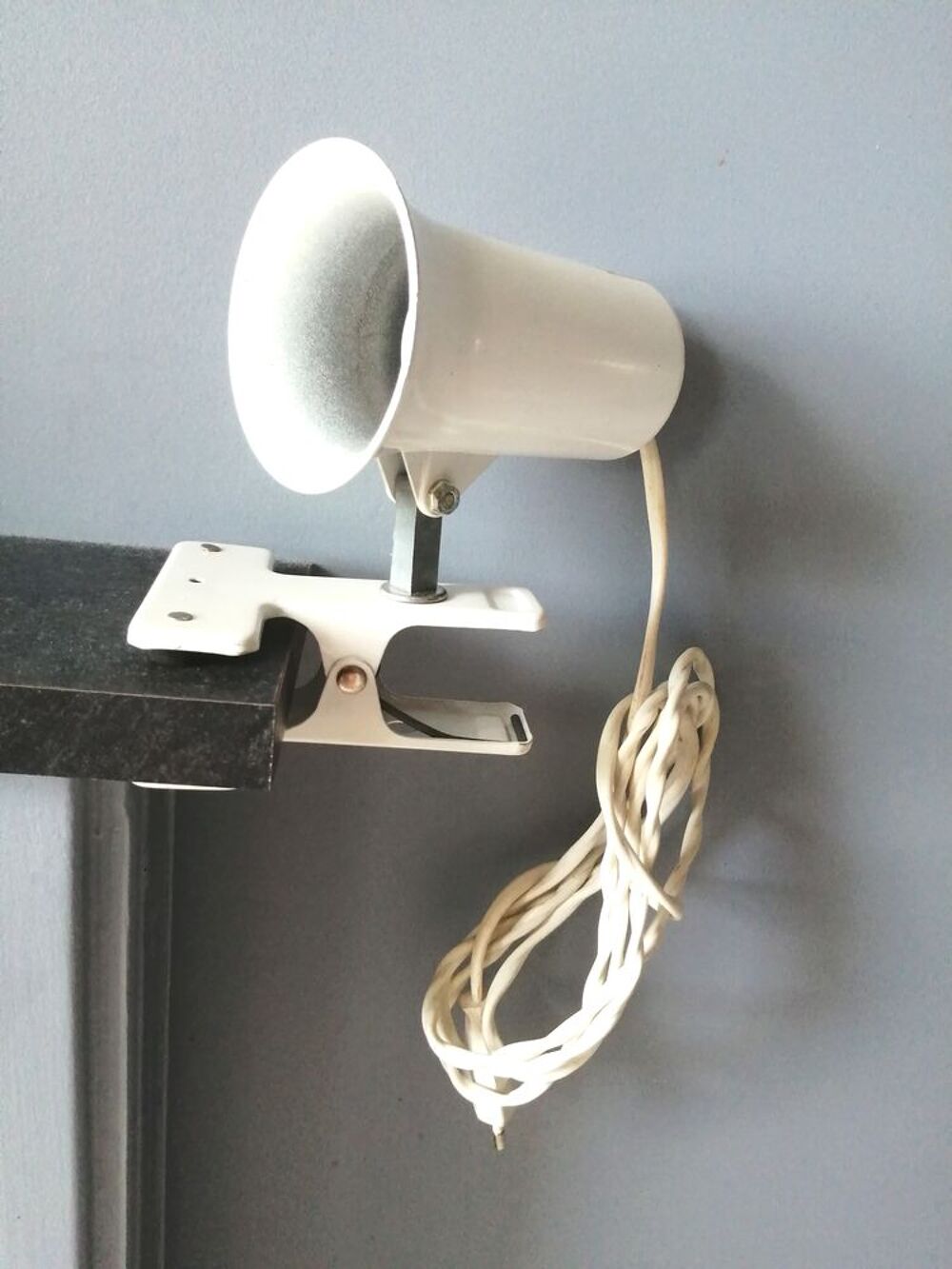 Spot, lampe orientable &agrave; pince neuve Décoration