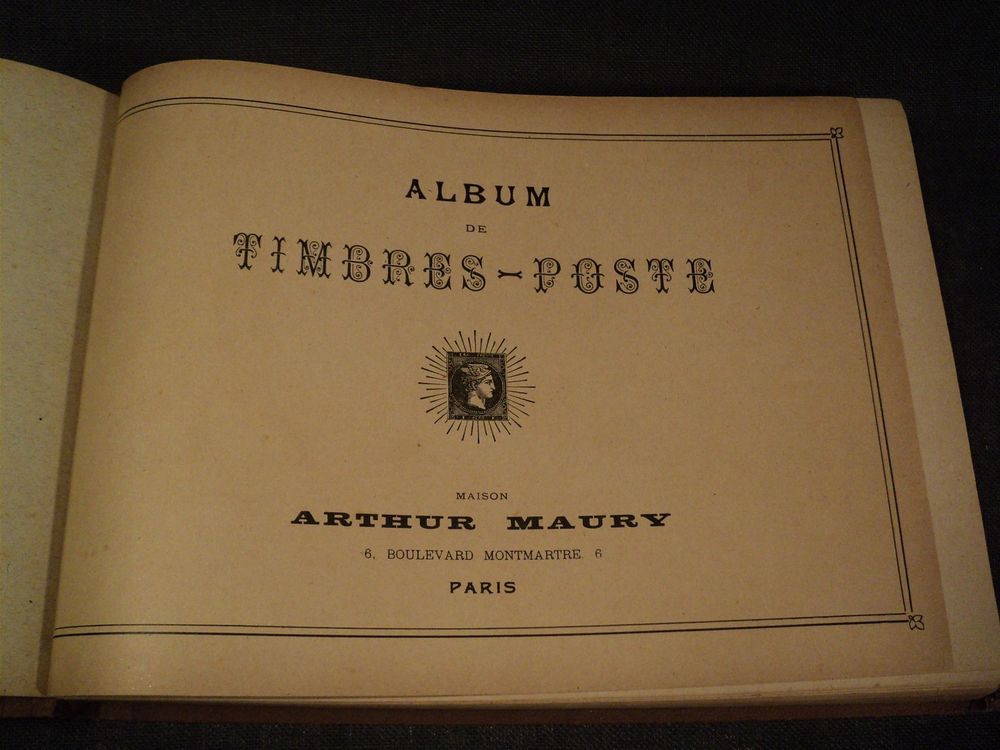 Ancien Album de Timbres Poste (Vide) Arthur Maury 1920 