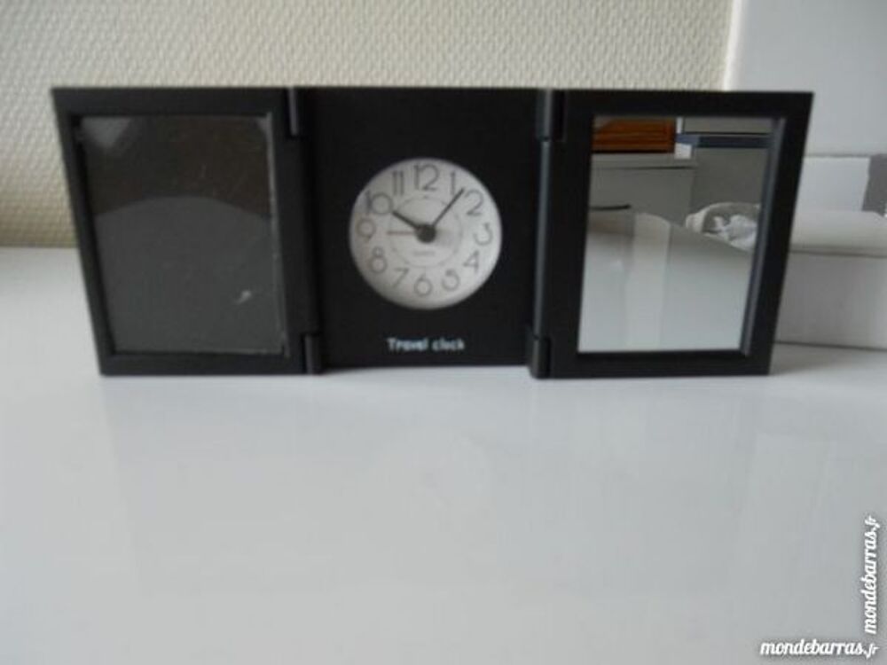 R&eacute;veil de voyage pliable 3 en 1, neuf Bijoux et montres