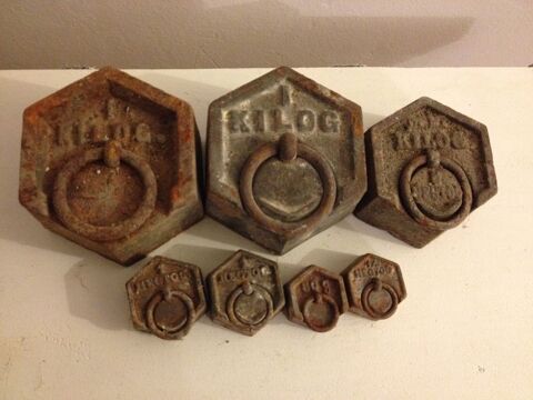Souvenir ancien lot de 7 poids de pesage pour balance 18 Brioude (43)