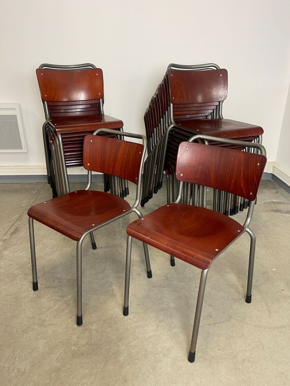 Lot de 26 chaises gispen acajou pays-bas ann&eacute;es 70 Meubles
