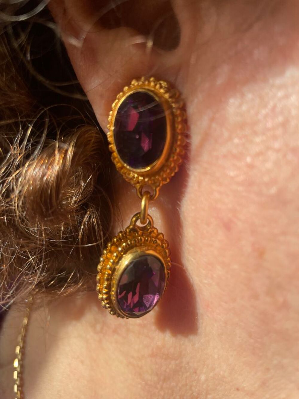 BO Clip pendante ovale perl&eacute;e Dor&eacute;e avec strass Fuchsia Bijoux et montres