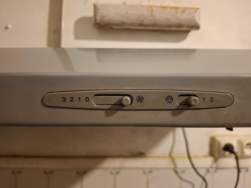 Cause d&eacute;m&eacute;nagement, Hotte de cuisine PKM Electrom�nager