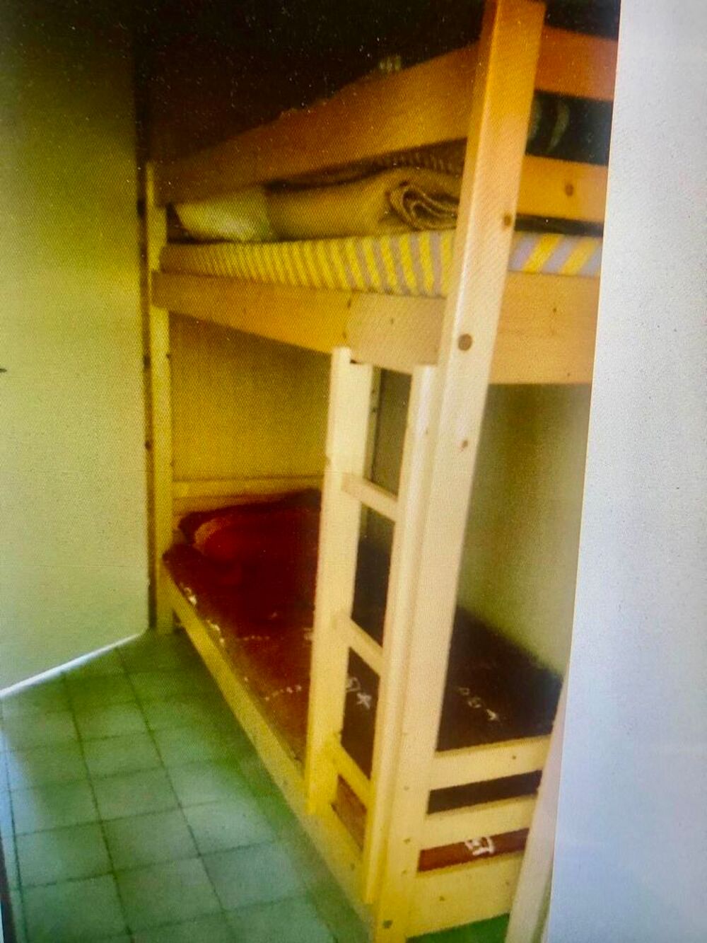 lit superpos&eacute; en bois Meubles