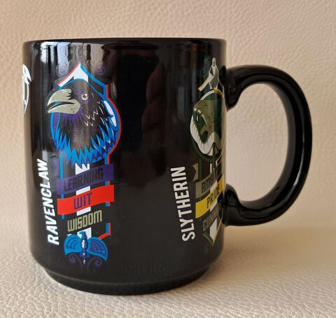 tasse mug Harry Potter oblivate avec les 4 écoles  5 Carnon Plage (34)