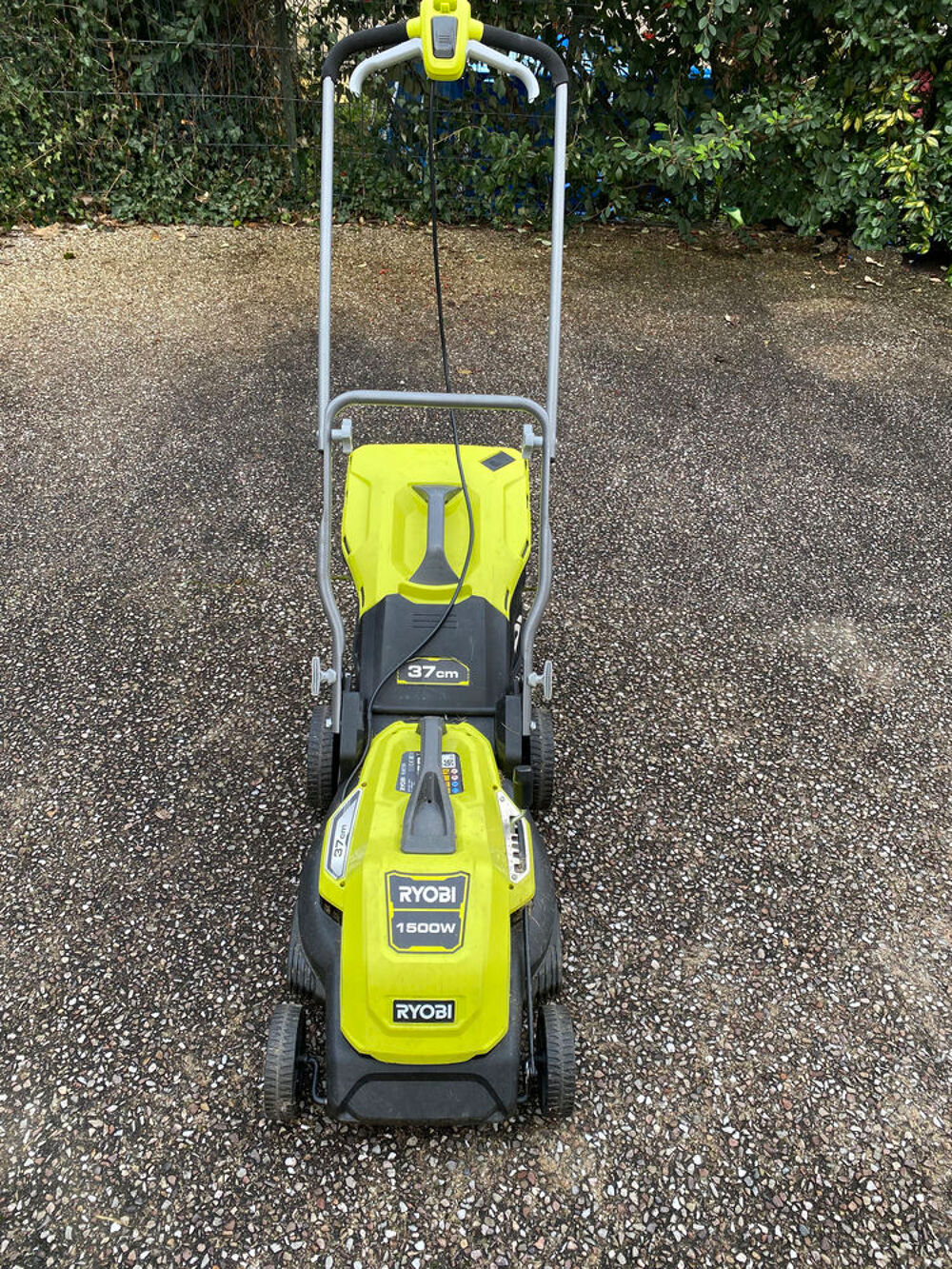 Tondeuse filaire Rioby Jardin
