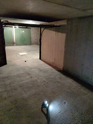  Parking / Garage à louer 17 m² Thiers